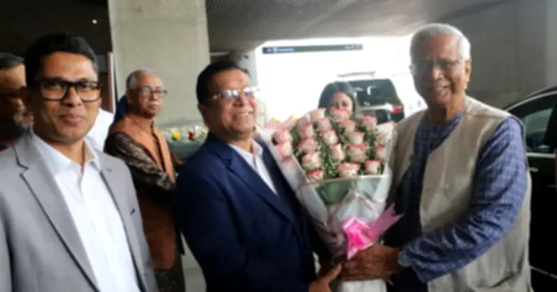 অন্তর্বর্তী সরকারের দায়িত্ব শেষে নিজ প্রতিষ্ঠানে ফিরলেন নোবেলজয়ী অধ্যাপক মুহম্মদ ইউনূস