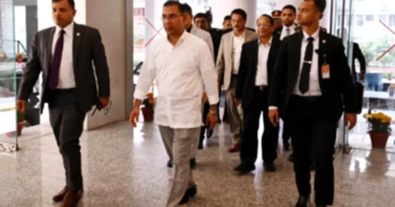 রমজানে সরকারি অফিসের সময়সূচি মেনে প্রধানমন্ত্রী তারেক রহমানের অফিসে আগমন