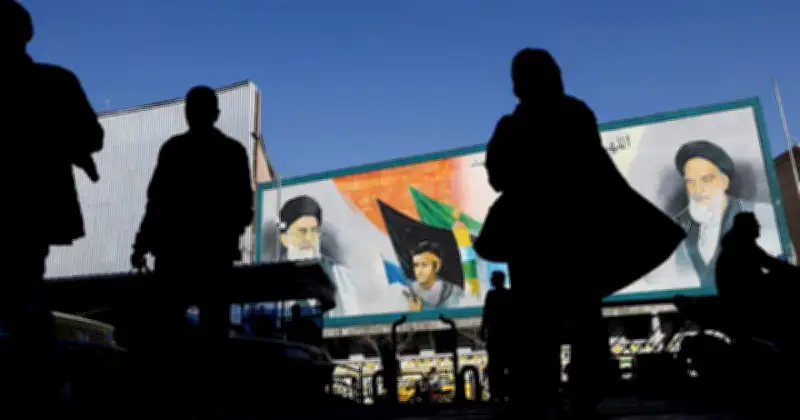 ইরানে বিশ্ববিদ্যালয়ে তীব্র বিক্ষোভ, শিক্ষার্থীদের সাথে সরকারপন্থিদের সংঘর্ষ