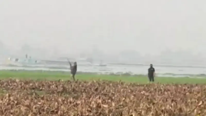 ব্রাহ্মণবাড়িয়ার নবীনগরে অবৈধ বালু উত্তোলন বিরোধে সন্ত্রাসীদের গুলিতে ৬ জন আহত