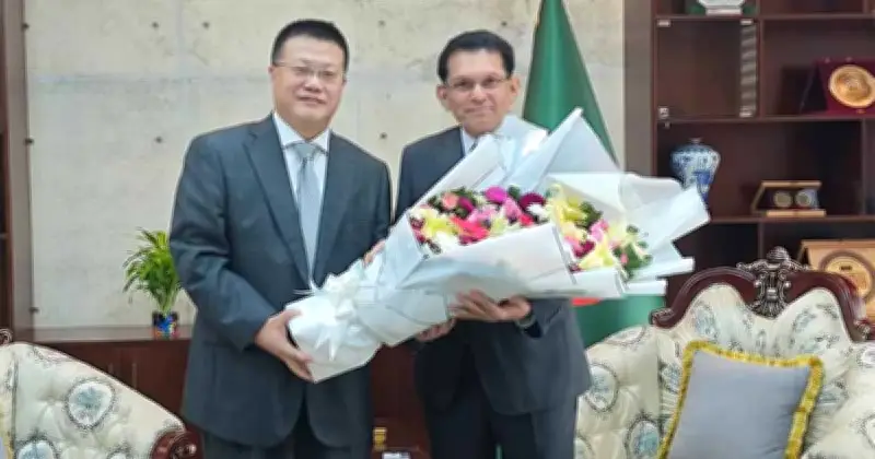 চীনা রাষ্ট্রদূতের সঙ্গে পররাষ্ট্রমন্ত্রী ও প্রতিমন্ত্রীর সাক্ষাৎ, দ্বিপক্ষীয় সম্পর্ক নিয়ে গভীর আলোচনা