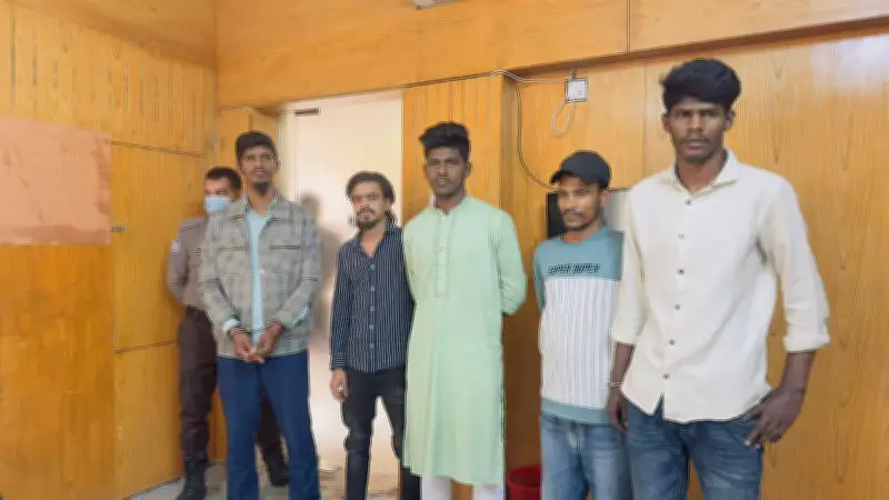 আদাবরে কারখানায় সন্ত্রাসী হামলা: পাঁচজন গ্রেপ্তার, দুই শ্রমিক আহত