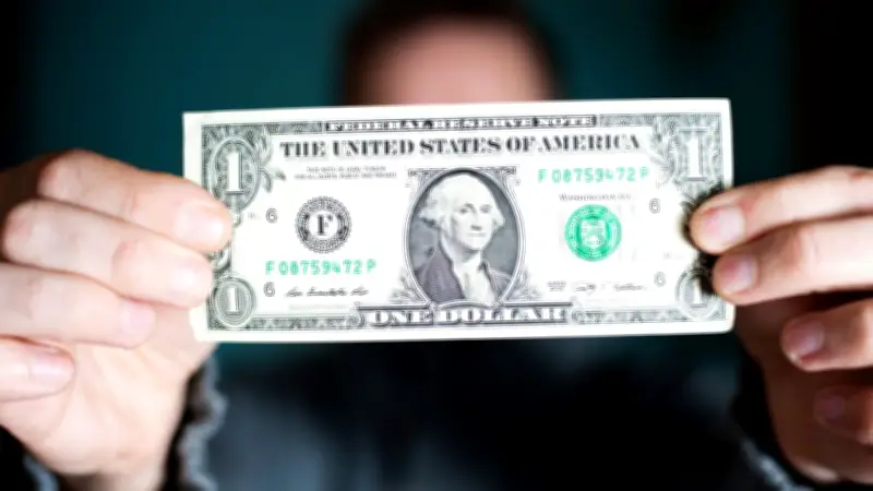 প্রবাসী আয়ে রেকর্ড, ট্রাম্পের বাসায় অনুপ্রবেশকারী নিহত, টি-টোয়েন্টি বিশ্বকাপ শুরু