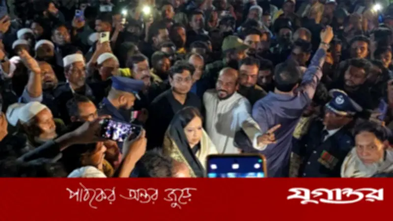 শহীদ মিনারে রুমিন ফারহানাকে বাধা: ১৫০ জনের বিরুদ্ধে মামলা দায়ের