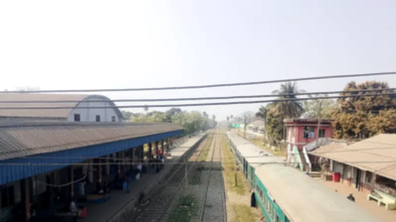 মন খারাপে ভুল ট্রেনে চেপে নওয়াপাড়া স্টেশনে অপূর্বের একাকী যাত্রার গল্প