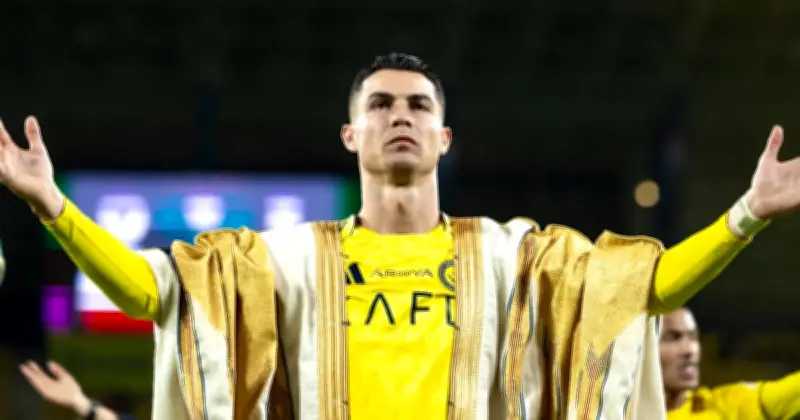 ৪২ বছর বয়সেও রেকর্ড ভাঙছেন রোনালদো, ট্রাম্পের 'সর্বকালের সেরা' অভিধা