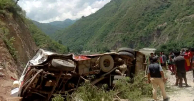 নেপালে বাস দুর্ঘটনায় নিহত ১৯, আহতদের মধ্যে বিদেশি নাগরিকও