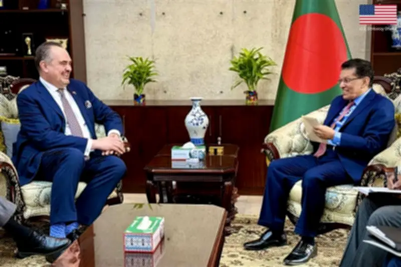 যুক্তরাষ্ট্রের রাষ্ট্রদূত ব্রেন্ট ক্রিস্টেনসেনের সঙ্গে পররাষ্ট্রমন্ত্রী খলিলুর রহমানের সাক্ষাৎ