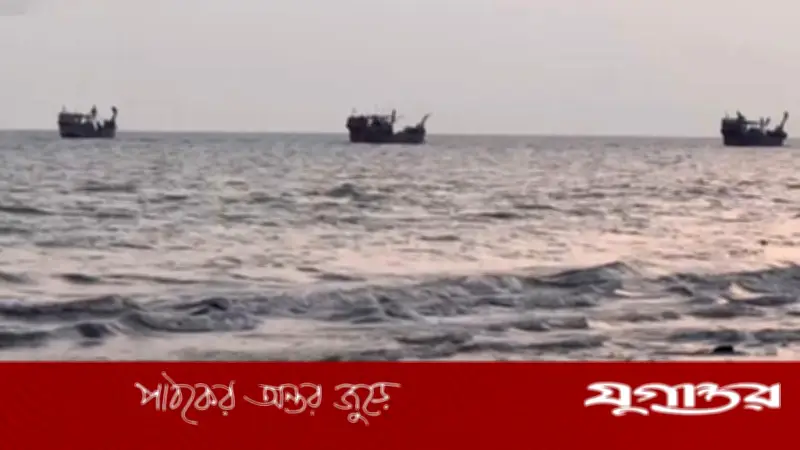 বঙ্গোপসাগরে জলদস্যুদের গুলিতে দুই জেলে আহত, ঘটনাস্থলে ট্রলারে গুলির চিহ্ন