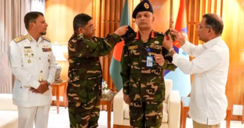 লেফটেন্যান্ট জেনারেল মীর মুশফিকুর রহমান সশস্ত্র বাহিনী বিভাগের পিএসও হিসেবে দায়িত্ব গ্রহণ