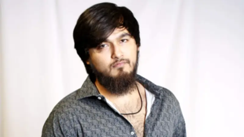 কণ্ঠশিল্পী মাইনুল আহসান নোবেলকে অর্থ আত্মসাৎ ও ব্যক্তিগত ছবি ছড়ানোর অভিযোগে গ্রেপ্তার করেছে পুলিশ