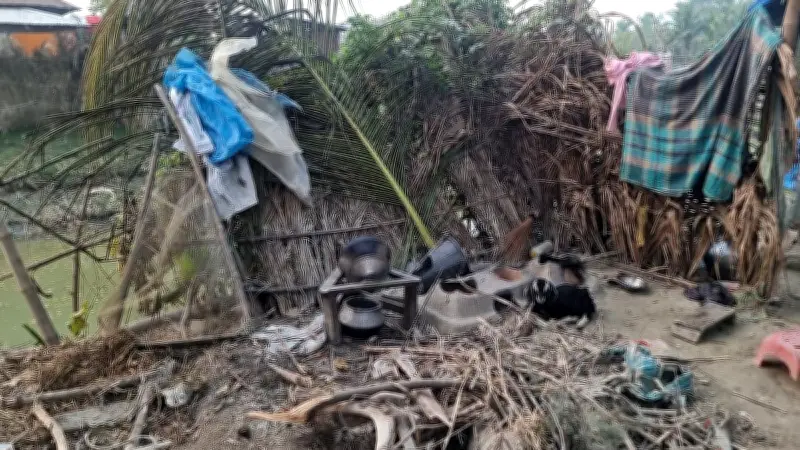 নদীভাঙনে সর্বস্বান্ত তাসলিমা: ইফতারে শুধু ভাত, ভিটেমাটি হারানো কিশোরীর করুণ গল্প