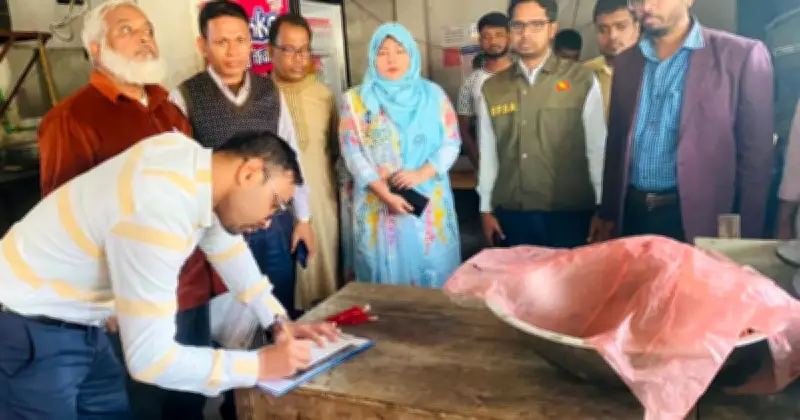 সিরাজগঞ্জের কাজিপুরে অস্বাস্থ্যকর খাদ্য উৎপাদনের অভিযোগে রেস্তোরাঁ ও মিষ্টি কারখানায় ৫০ হাজার টাকা জরিমানা