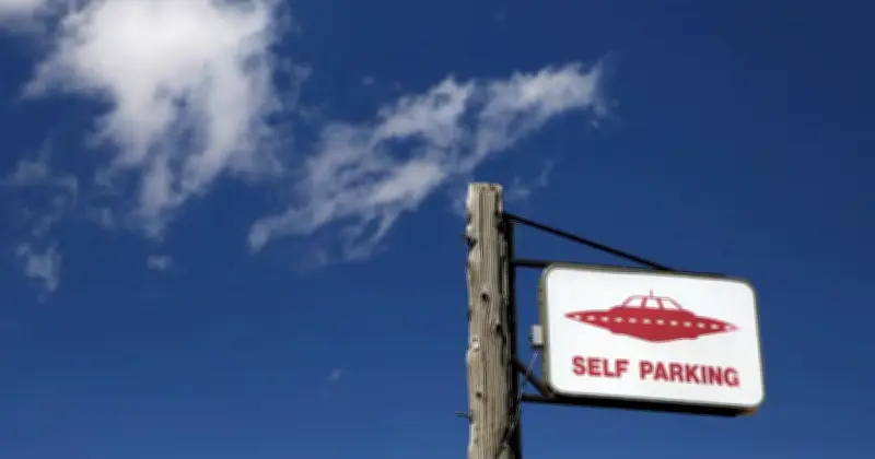 ট্রাম্পের নির্দেশ: এলিয়েন ও ইউএফও নথি প্রকাশ করবে যুক্তরাষ্ট্র