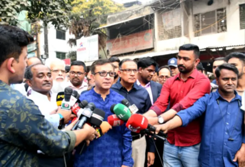 বাণিজ্যমন্ত্রীর কাঁচাবাজার পরিদর্শন: রমজানে বাড়তি দাম নেওয়ার বিরুদ্ধে সতর্কতা