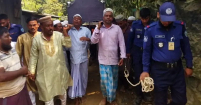 কক্সবাজারে দুই কারাবন্দি ভাইয়ের বাবাও মারা গেলেন, মায়ের জানাজার দুই দিন পর