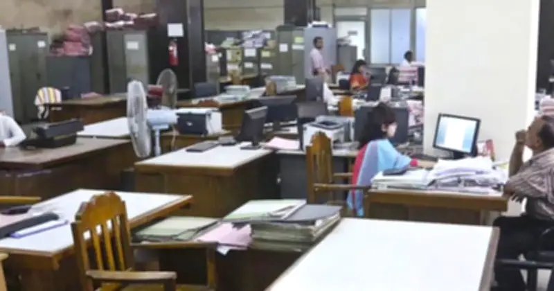 সরকারি কর্মকর্তাদের অফিসে সময়মতো উপস্থিতির কঠোর নির্দেশ, শাস্তির হুঁশিয়ারি