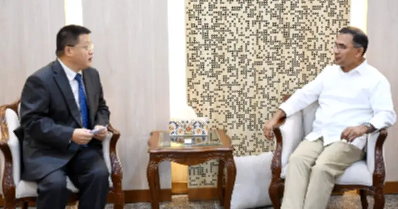 প্রধানমন্ত্রী তারেক রহমানের সঙ্গে চীনা রাষ্ট্রদূতের সৌজন্য সাক্ষাৎ: 'বাংলাদেশ ফার্স্ট' নীতিতে চীনের সমর্থন