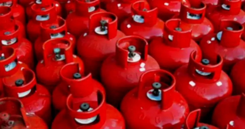 ফেব্রুয়ারিতে এলপিজি সিলিন্ডারের দাম কমলো, নতুন মূল্য কার্যকর