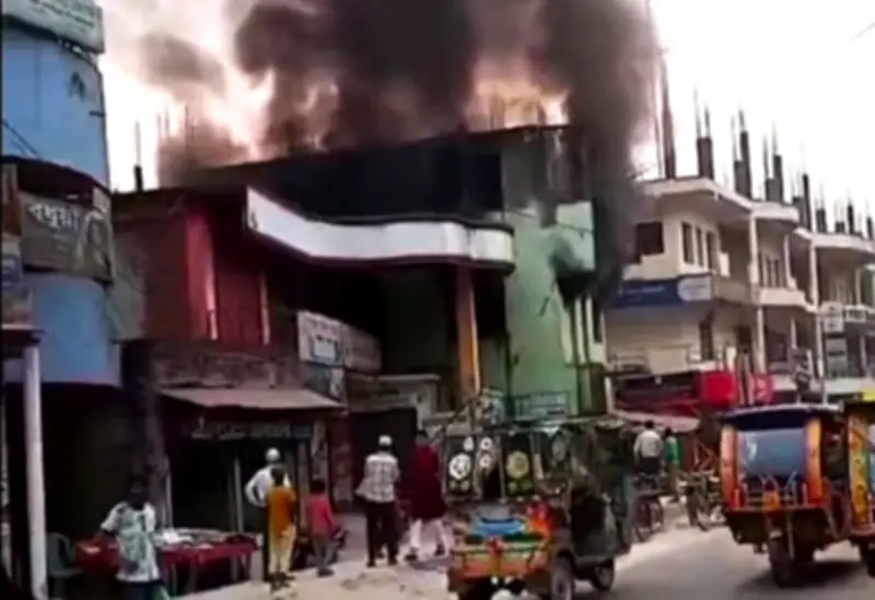 গাজীপুরের শ্রীপুরে আওয়ামী লীগের কার্যালয়ে আগুন: নেতা-কর্মীদের অনুপস্থিতিতে ঘটনাটি রহস্যজনক