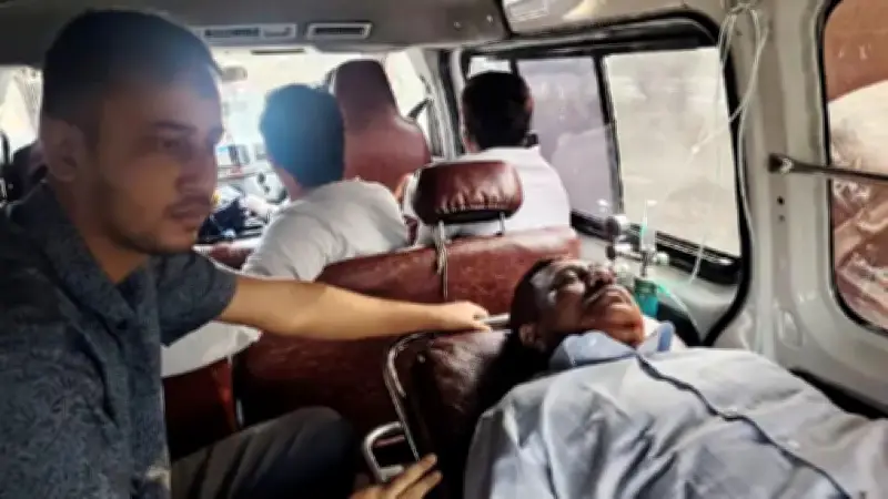 সড়ক দুর্ঘটনায় আহত সংসদ সদস্য মির্জা ফখরুল: নির্বাচনী প্রতীকে সুরাহা ও সরকারি বেতনের আওতায় আসছেন হামজা-সামিতরা