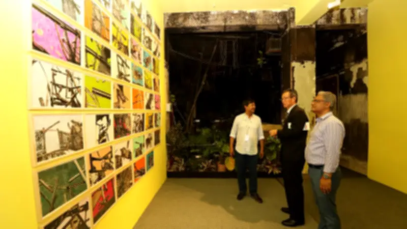 প্রথম আলোর পুড়ে যাওয়া ভবনে 'আলো' শিল্পকর্ম প্রদর্শনী, উপস্থিত ছিলেন বিশিষ্ট ব্যক্তিরা