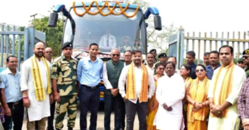 দেড় বছর পর পুনরায় চালু হলো ঢাকা-আগরতলা-কলকাতা সরাসরি আন্তর্জাতিক বাস পরিষেবা