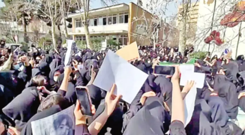 ইরানে নতুন সেমিস্টারে সরকারবিরোধী বিক্ষোভ, নিহতদের স্মরণে উত্তাল বিশ্ববিদ্যালয়