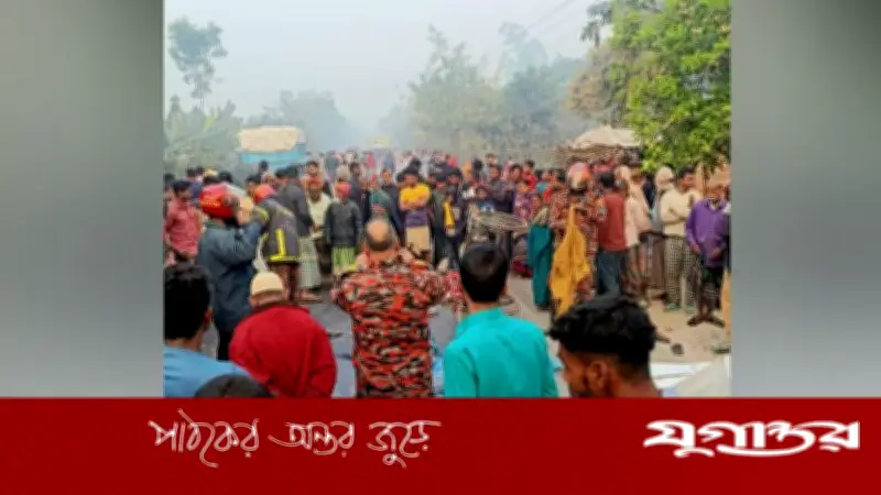 দিনাজপুর-গোবিন্দগঞ্জ মহাসড়কে ট্রাক-ভ্যান সংঘর্ষে দুই নিহত, এক আহত