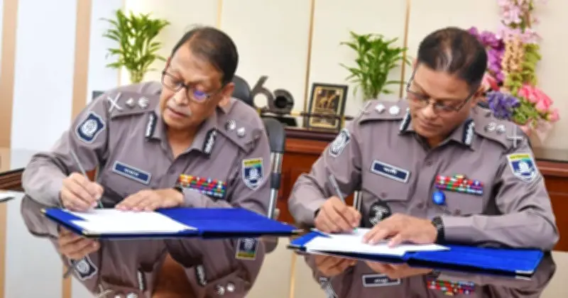 মো. আলী হোসেন ফকিরের আইজিপি পদে আনুষ্ঠানিক দায়িত্ব গ্রহণ