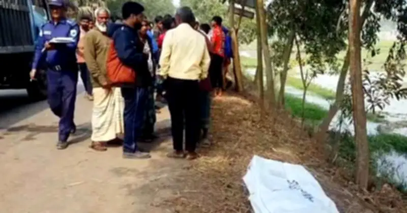বগুড়ার দুপচাঁচিয়ায় অটোভ্যান চালক মোজাম উদ্দিন শাহকে কুপিয়ে হত্যা, অটোভ্যান ছিনতাই সন্দেহ