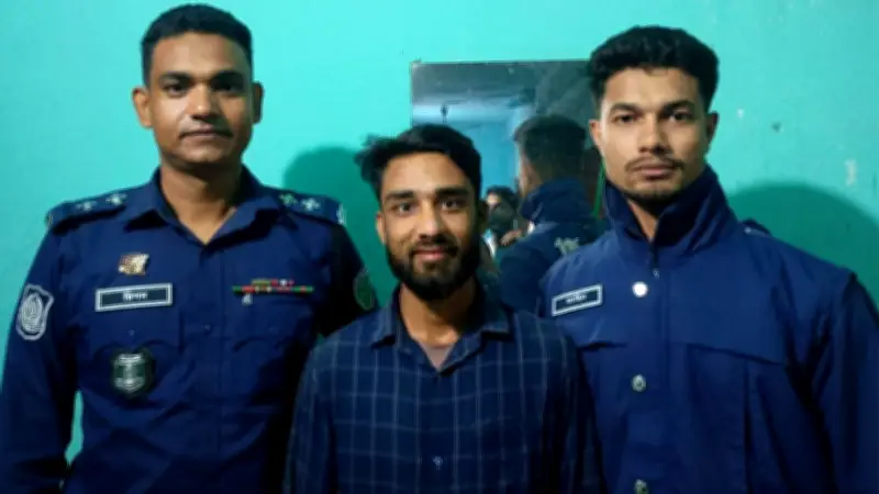 ব্যাংকের ১১ কোটি টাকা ছিনতাই: তাহিরপুর সীমান্তে আসামী গ্রেপ্তার, ডিএমপি বইমেলায় মব সৃষ্টি রোধ