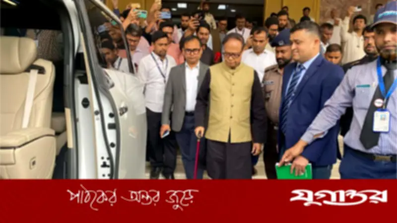 বাংলাদেশ ব্যাংকের গভর্নর পদে পরিবর্তন: আহসান মনসুরের বক্তব্য ও কর্মীদের প্রতিবাদ