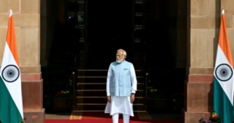 মোদির ইসরায়েল সফর: কূটনৈতিক সম্পর্ক জোরদারের পাশাপাশি গাজা নিয়ে সমালোচনা