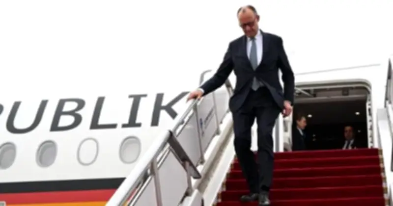 জার্মান চ্যান্সেলর মের্ৎসের চীন সফর: দ্বিপাক্ষিক সম্পর্ক ও স্বার্থ নিয়ে আলোচনা