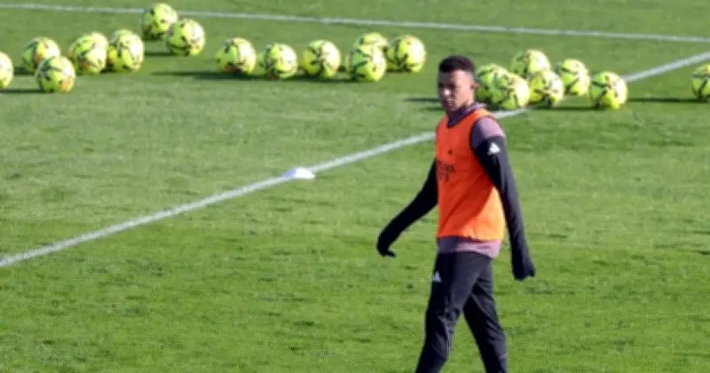 রিয়াল মাদ্রিদের কিংবদন্তি কিলিয়ান এমবাপে বেনফিকার বিপক্ষে চ্যাম্পিয়ন্স লিগ ম্যাচে অনুপস্থিত