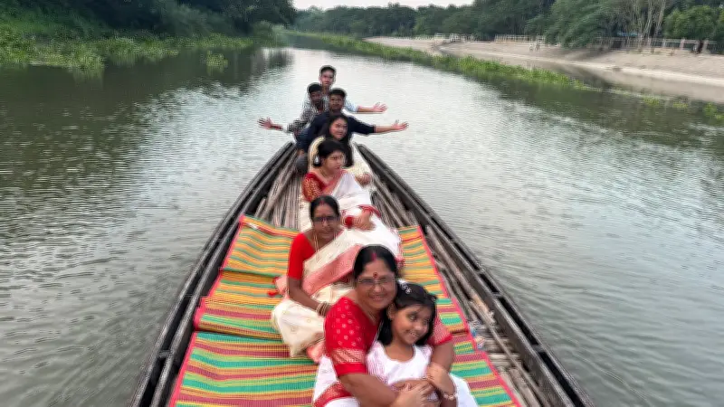 ঈশ্বরদী বাইপাস থেকে পেঁয়াজু: স্বদেশি স্মৃতি ও নাগরিক জীবনের ছবির গল্প