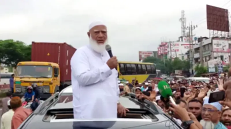 জামায়াত আমিরের আহ্বান, গোমতী নদীতে অবৈধ মাটি উত্তোলনে পুলিশের ভূমিকা নিয়ে অভিযোগ