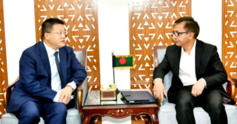 বাণিজ্যমন্ত্রী মুক্তাদিরের সঙ্গে চীনের রাষ্ট্রদূত ইয়াও ওয়েনের বৈঠক: বিনিয়োগ ও সহযোগিতা নিয়ে আলোচনা