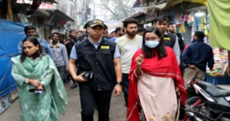 রমজানে বাজার মনিটরিং: র্যাবের মোবাইল কোর্টে জরিমানা ও গুদাম সিল