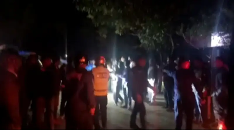 পঞ্চগড়ে ছাত্রশিবির নেতা ফজলে রাব্বীকে জনরোষ থেকে উদ্ধার করে পুলিশ