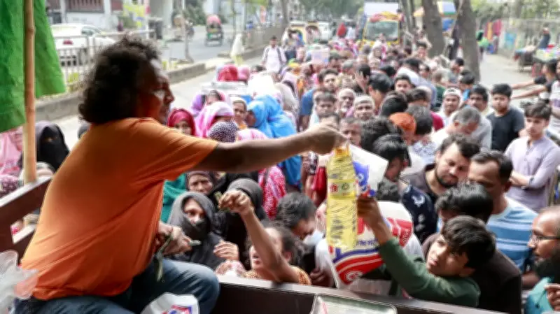 টিসিবির ট্রাকে সুলভ মূল্যের পণ্য কিনতে মানুষের উপচে পড়া ভিড়, সয়াবিন তেলের চাহিদা সর্বোচ্চ