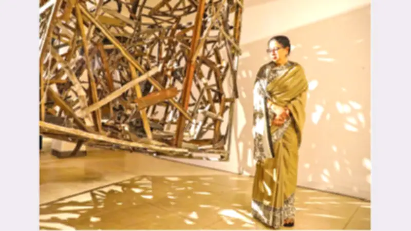 প্রথম আলোর পোড়া ভবনে 'আলো' প্রদর্শনী, দর্শকদের মধ্যে ক্ষোভ ও প্রতিবাদ