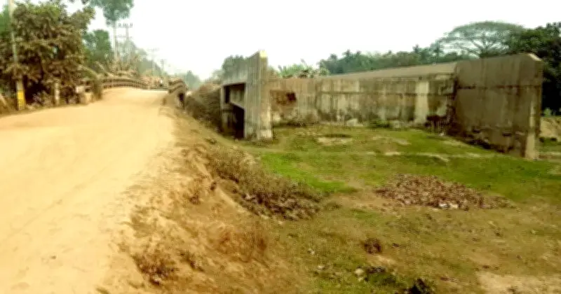 ৫ কোটি টাকার সেতু অকেজো, সংযোগ সড়কের অভাবে ৩ বছর ধরে বন্ধ