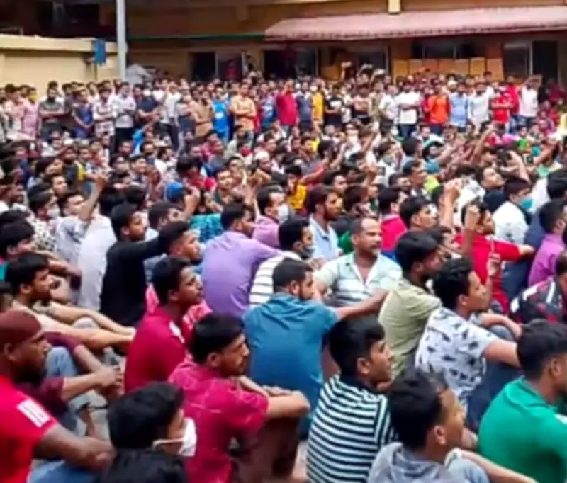 বকেয়া নাইট বিল ও বার্ষিক ছুটির টাকার দাবিতে রিপন নীট ওয়্যার লিমিটেডের শ্রমিকদের কর্মবিরতি