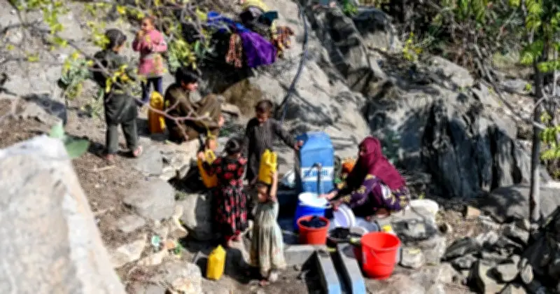 আফগানিস্তানের কুনার প্রদেশে ভূমিকম্পের ছয় মাস পরও ২৫ হাজার শিশু তাবুতে বসবাস করছে