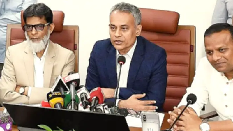 নীলফামারীতে চোরাই মোবাইল উদ্ধার, সাতক্ষীরায় মেথ জব্দ ও স্বাস্থ্য ক্যাম্পেইন অনুষ্ঠিত