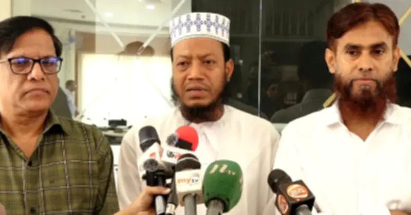 কুষ্টিয়া মেডিকেল কলেজে ব্যবস্থাপনা নিয়ে ক্ষোভ প্রকাশ করলেন এমপি মুফতি আমির হামজা