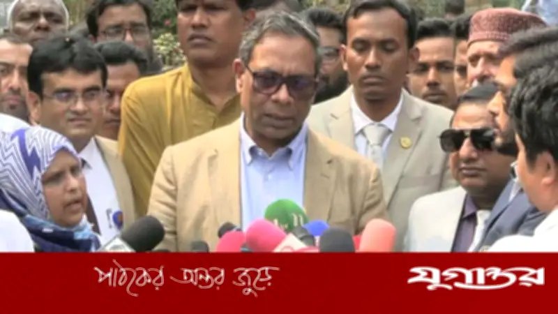 দেশে এক লাখ স্বাস্থ্যকর্মী নিয়োগের ঘোষণা, তৃণমূলে চিকিৎসাসেবা উন্নয়নের প্রতিশ্রুতি