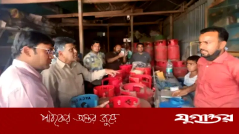 রমজানে বাজার নিয়ন্ত্রণে এমপি মান্নানের কঠোর পদক্ষেপ, নবীনগরে এলপিজি গ্যাসের দাম তদারকি